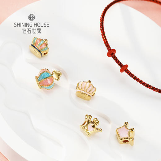 【定价黄金】【限时8折】【现货】萌出色系列小金冠彩金5款可选 3D黄金硬金珐琅工艺（送手绳）（约0.33克±0.1克） 商品图1