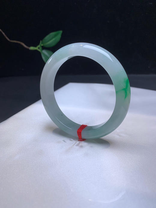 612834，54冰飘绿手镯，冰冰的 飘一抹辣绿色，冰透清新 有特色 商品图2