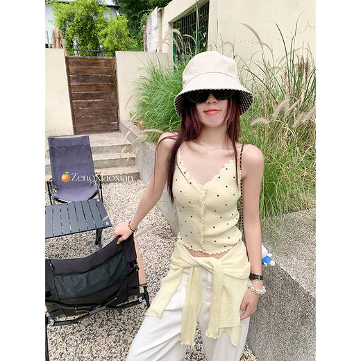 <曾小咸推荐>黄色开衫波点吊带背心针织套装 商品图1