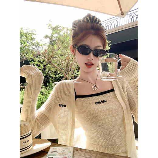 <曾小咸推荐>韩系刺绣字母针织开衫吊带两件套 商品图3