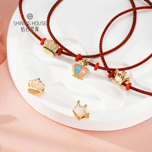 【定价黄金】【限时8折】【现货】萌出色系列小金冠彩金5款可选 3D黄金硬金珐琅工艺（送手绳）（约0.33克±0.1克） 商品图3