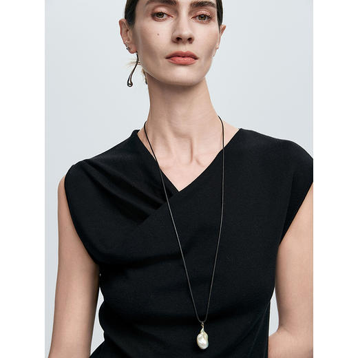 棉仓363635019-初棉荡领无袖针织衫 商品图3