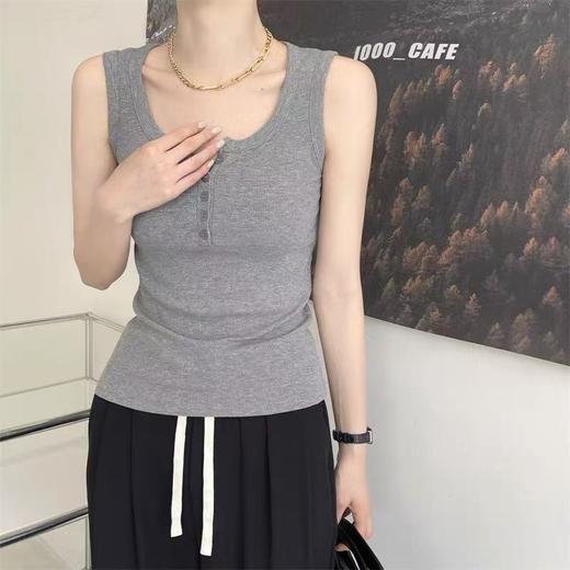 【美背系】9802排扣别致防走光纽扣螺纹韩版修身宽肩带无袖上衣-喜出 商品图2