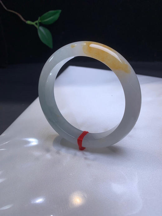 612828，58 特色冰黄手镯，版型好，白冰底，带一截清新靓丽黄翡 商品图4