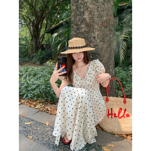 <曾小咸推荐>现货秒杀 ！微信超特价！法式复古收腰波点连衣裙 日常199.99 立减100 秒杀99.99！！ 商品图3