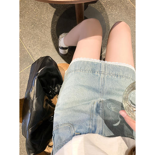 <曾小咸推荐>现货秒杀！最后一波 ！！韩系浅色牛仔拼蕾丝半身短裙 日常189.99 立减110 秒杀79.99！ 商品图1