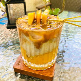 【椰芒拿铁】  (咖啡+芒果+椰乳)