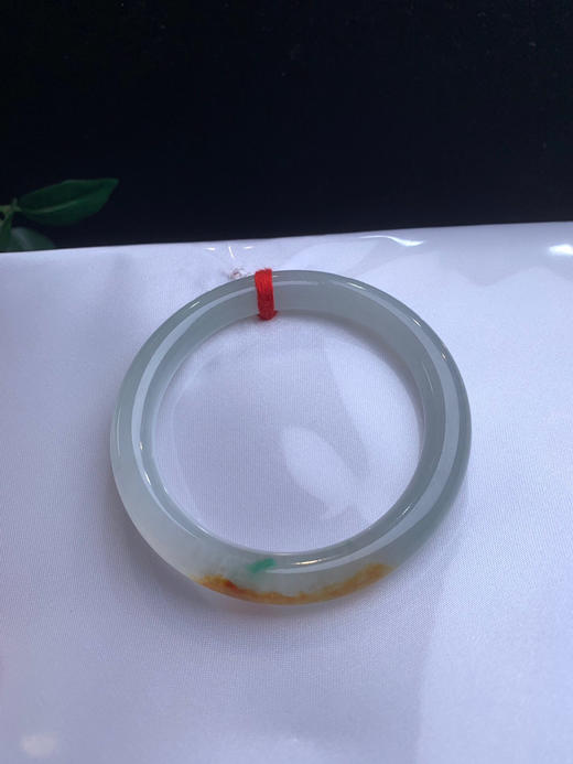 612829，53.8特色冰黄飘绿细圆条，冰冰的，清新白底飘一抹黄翡 还带了一抹阳绿色，秀美 商品图4