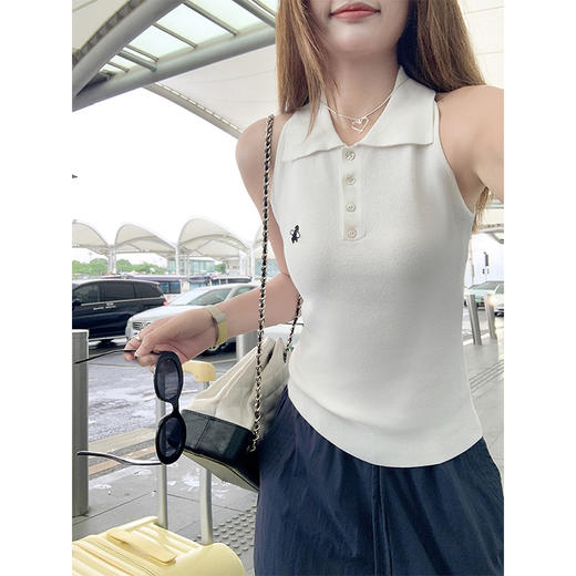 <曾小咸推荐>2色polo领无袖刺绣针织背心 商品图1