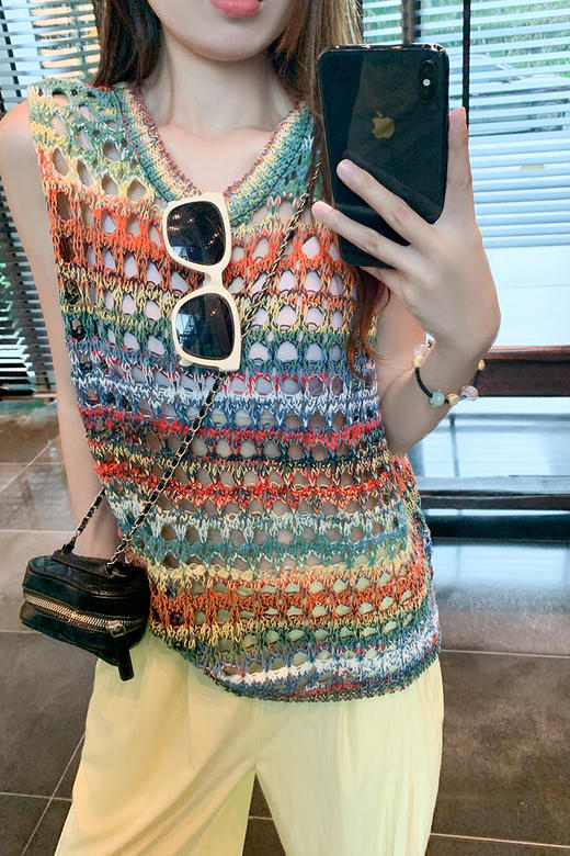 <曾小咸推荐>宽松镂空彩色条纹针织背心罩衫 商品图5