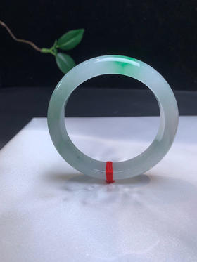 612834，54冰飘绿手镯，冰冰的 飘一抹辣绿色，冰透清新 有特色