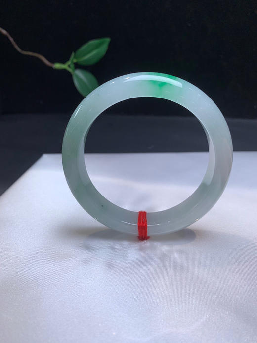 612834，54冰飘绿手镯，冰冰的 飘一抹辣绿色，冰透清新 有特色 商品图0