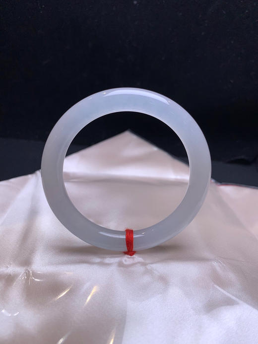 612826，53冰底起光白月光圆条，特别纯净，清新秀气，有光感 商品图0