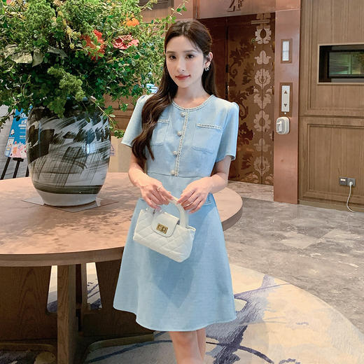 奢姿大码女装2025夏季时尚减龄圆领连衣裙胖妹妹气质纽扣织带裙子9952869695 商品图4
