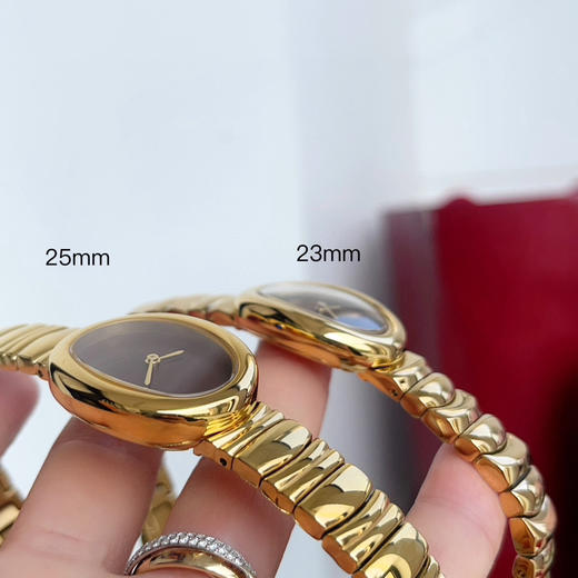 卡地亚浴缸Baignoire1920手镯系列，进口瑞士石英机芯，316L精钢表壳表扣，剑型黄金色指针，标志性金色logo印记，弧形水晶镜面，极简黑色表盘，展现复古单色美学❕❕❕ 商品图2