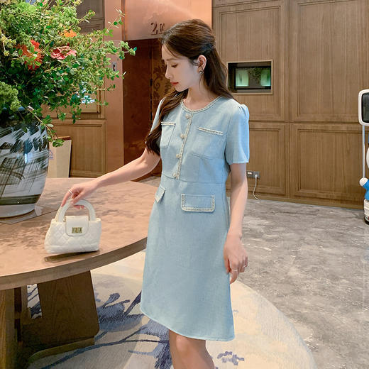 奢姿大码女装2025夏季时尚减龄圆领连衣裙胖妹妹气质纽扣织带裙子9952869695 商品图1