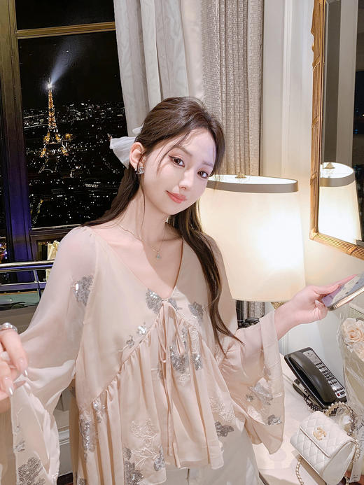 张心子【琉璃水晶梦】v领防晒亮片荷叶袖娃娃衫上衣  U2504095 商品图6