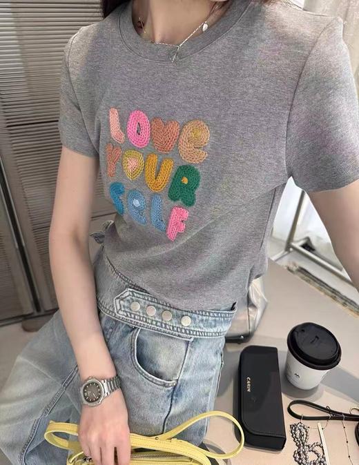 【重工精致T恤】彩色字母重工刺绣短袖T恤-喜出 商品图4