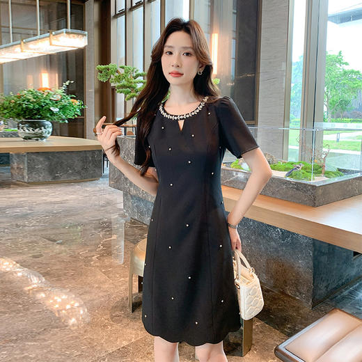 奢姿大码女装2025夏季时尚半开领连衣裙胖妹妹气质立体装饰裙子9952869345 商品图0