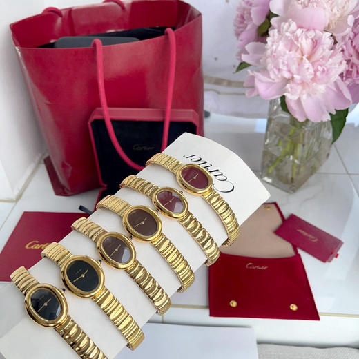 卡地亚浴缸Baignoire1920手镯系列，进口瑞士石英机芯，316L精钢表壳表扣，剑型黄金色指针，标志性金色logo印记，弧形水晶镜面，极简黑色表盘，展现复古单色美学❕❕❕ 商品图12