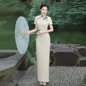 YD-303走秀旗袍2025新款旗袍走秀演出服短袖显瘦礼仪形体表演服绿意盎然