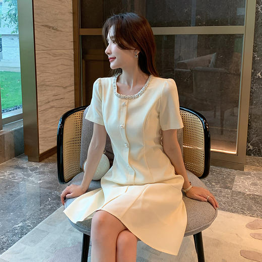 奢姿大码女装2026夏季时尚圆领荷叶摆连衣裙胖妹妹钻饰设计裙子9952890351 商品图2