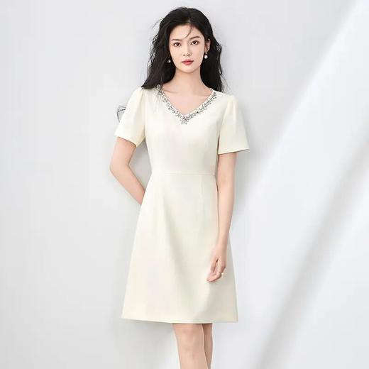 「高货wl」全新升级【铂金会员293/天猫399/差价106】(10930)洛诗琳名媛重工V领镶钻短袖收腰连衣裙2025法式高品质裙子 商品图2