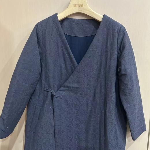 【线上专属】长款偏襟棉服（19802181-灰黑花） 商品图1