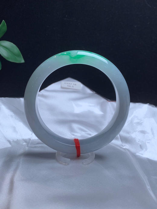 612839，56.5飘阳绿正圈手镯，底妆清新干净，一节飘阳绿，版型也不错 商品图5