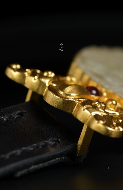 錾刻银鎏金双蝴蝶和田玉镂空花枝碧玺皮带 商品图4