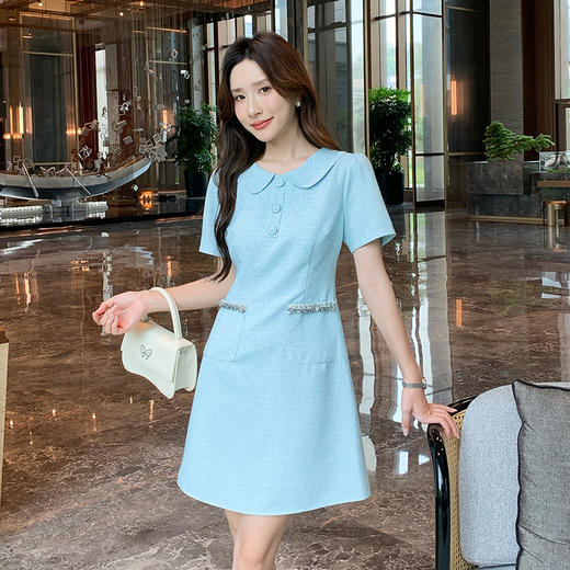 奢姿大码女装2025夏季气质娃娃领连衣裙胖妹妹时尚纽扣装饰裙子9952835019 商品图1