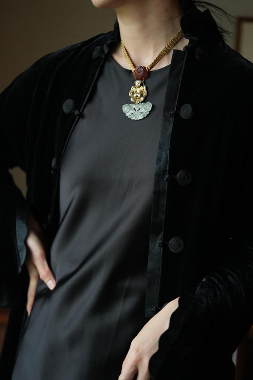 清代和田玉蝴蝶玛瑙金鱼佛头手编项链 商品图2