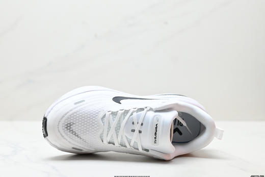 耐克NIKE VOMERO 18 PLUS舒适减震防滑低帮跑步鞋HM6805-101男女鞋 商品图8