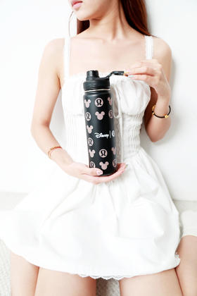 710ml，限量联名款水杯。户外大容量健身跑步骑行运动水瓶C050460