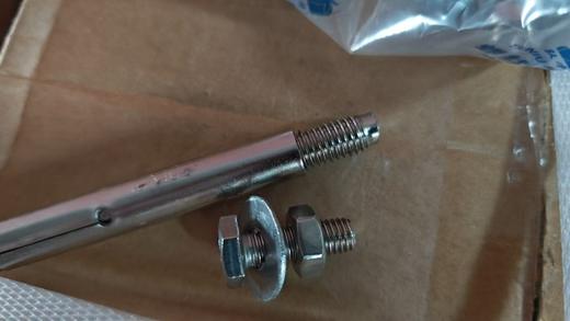 Φ10*80 4*4不锈钢膨胀螺丝包  100包/箱 商品代码95049 商品图1