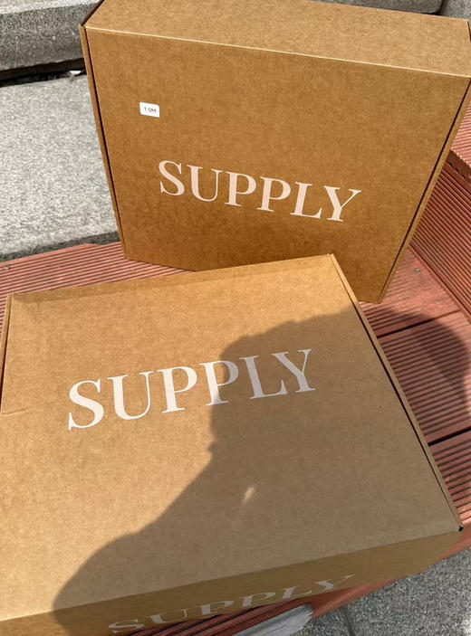 美单原单SUPPLY纯棉冷感被，客户退单，正面100%针织纯棉，内面55%（尼龙+PE）复合+45%尼龙，中间填充100%聚酯纤维，三层面料绗缝！ 商品图1