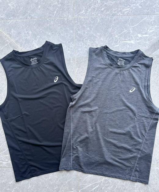 全新正品Asics亚瑟士弹力速干透跑步背心马拉松篮球运动坎肩
25年新款 官网35美金 3M反光印花logo
主标洗标全 无吊牌 黑色 灰色 都百搭
尺码M-XXL 商品图0