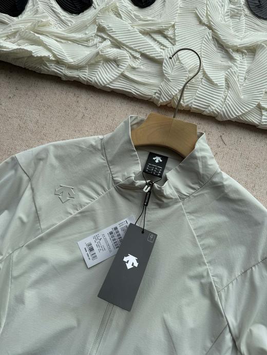 点此购买 迪桑特TRAINING系列综训男士针织运动上衣防晒衣 LL 317185 商品图10