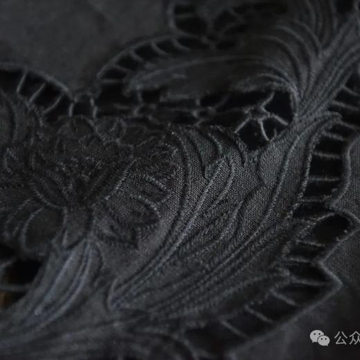 26年年初福利2~7折！黑色镂花半裙 商品图0