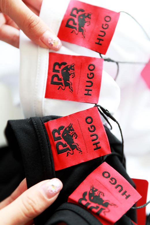 胸口印花tee，限量联名的喔！！基础圆领全棉平纹针织t恤C050466 商品图1