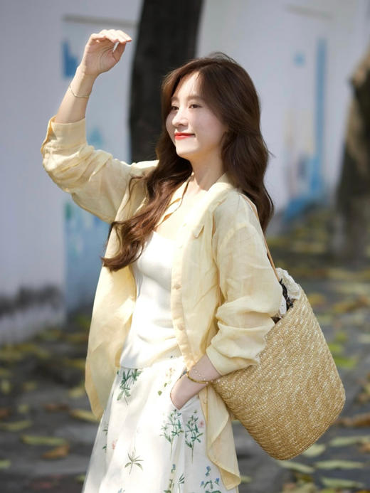 【百图lulu定制】【抽褶防晒衫】【买就送白色吊带】莱赛尔天丝 后背抽褶 收腰 凉爽 长袖防晒衬衫 商品图4