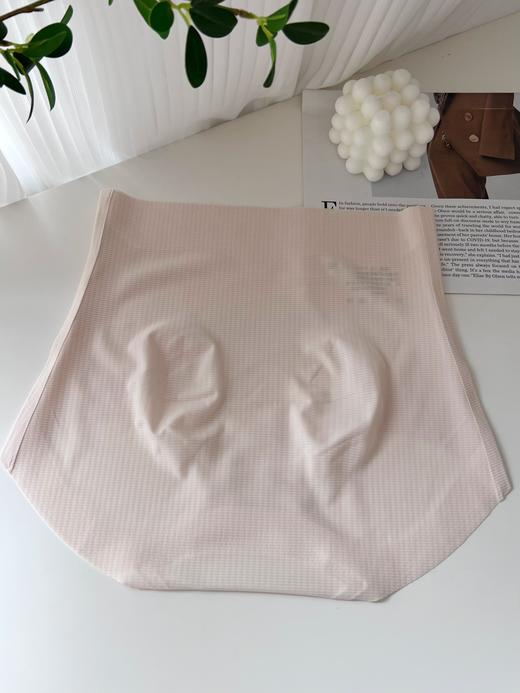 点此购买 爱Ｍ女士华夫格反重力塑形款内裤 艾 317207 商品图14