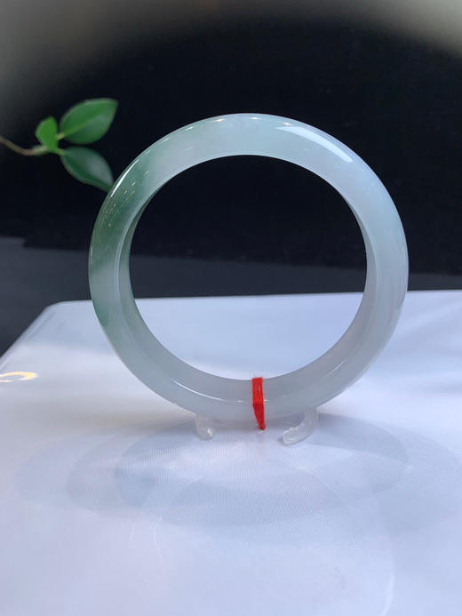 612846，58.5冰底半山水，冰感好，一截油青色，整条均匀干净有特色 商品图5