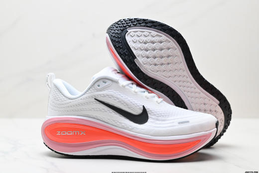 耐克NIKE VOMERO 18 PLUS舒适减震防滑低帮跑步鞋HM6805-101男女鞋 商品图4