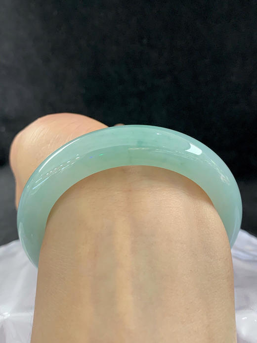 612849，54.5圈口，糯化晴底飘花正圈平安镯，清水底色，底色清爽，飘淡花 商品图4