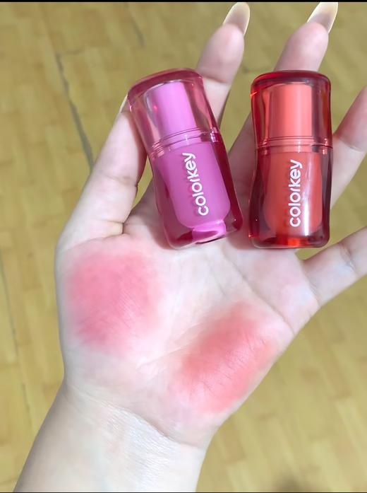 珂拉琪捏捏唇泥！✨又润又哑光的口红💄不拔干！戴口罩也蹭不花！色号都巨好看！ 这个造型就像琥珀糖一样好捏~ 商品图1