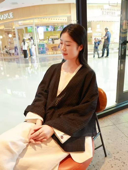 【线上专属】披肩（24810001-玄黑-结缘款） 商品图0