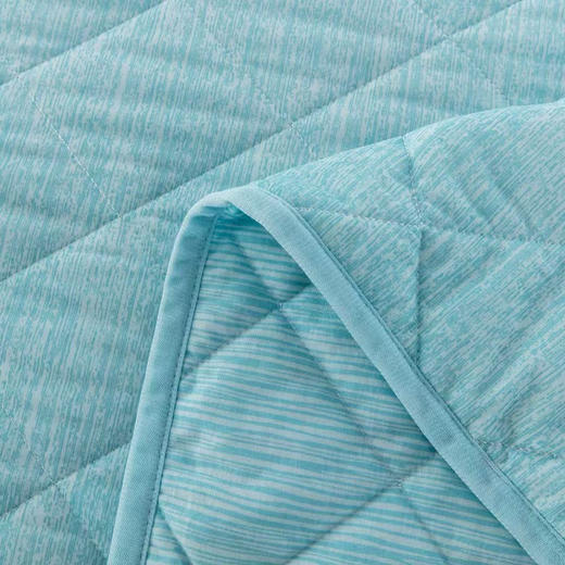 美单原单SUPPLY纯棉冷感被，客户退单，正面100%针织纯棉，内面55%（尼龙+PE）复合+45%尼龙，中间填充100%聚酯纤维，三层面料绗缝！ 商品图6