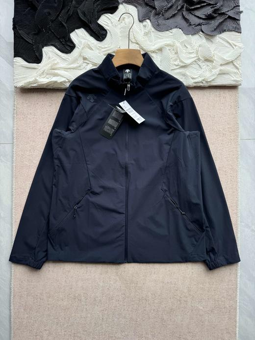 点此购买 迪桑特TRAINING系列综训男士针织运动上衣防晒衣 LL 317185 商品图2