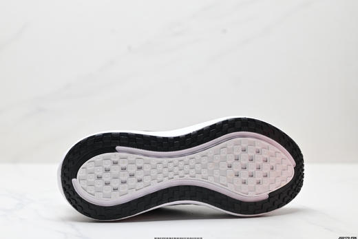 耐克NIKE VOMERO 18 PLUS舒适减震防滑低帮跑步鞋HM6805-101男女鞋 商品图8